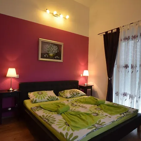 Exquisite Secluded With Pool - Four Bedroom With Pool Вилла *