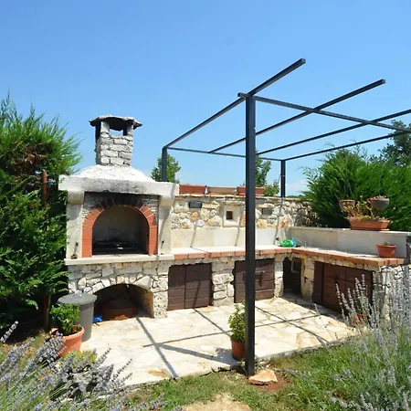 Exquisite Secluded With Pool - Four Bedroom With Pool