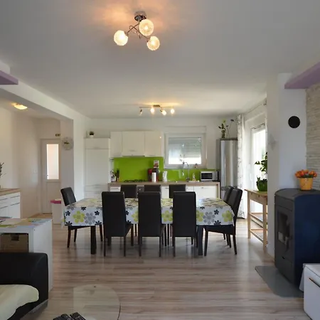 Exquisite Secluded With Pool - Four Bedroom With Pool Канфанар