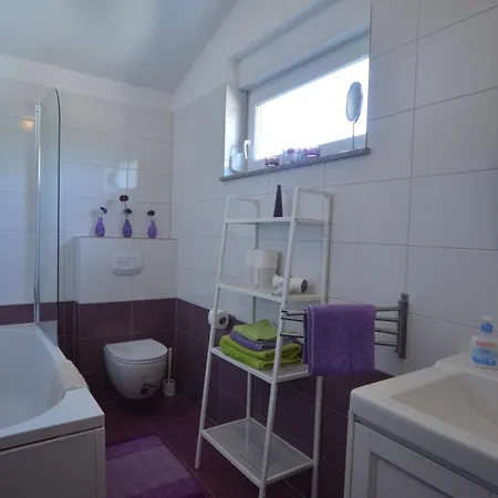 Вилла Exquisite Secluded With Pool - Four Bedroom With Pool