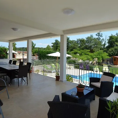 Вилла Exquisite Secluded With Pool - Four Bedroom With Pool *