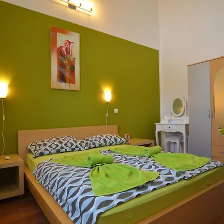 Вилла Exquisite Secluded With Pool - Four Bedroom With Pool